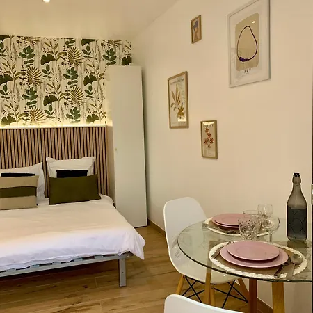 Neuf Apartament *